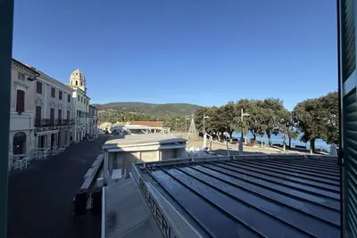 Image de S239 - Sirolo, three-room apartment in the square with air conditioning