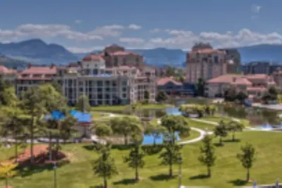 Image de 2 bedroom 2 bath deluxe condo in a premier hotel on the waterfront in Kelowna