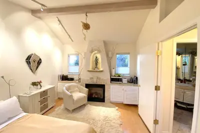 Serene Montclair Getaway