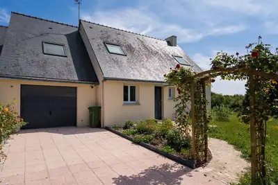 Image de Maison familiale avec jardin clos, 4 pièces, 6 pers, proche plage et commerces, Wifi, parking inclus.
