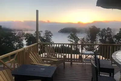 Image de Nolin Lake Cabin with a Big View. . . Why stay at a lake you can't see?