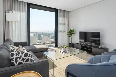 Image de Sleek Apartment With 26th Floor Views