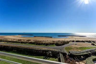 Image de Paradis Bleu CArPe Diem ⭐️⭐️⭐️Front Mer 3 Clim Wifi Asc4è🅿️🏊♂️🏓Boul+à 5mn⛳🏸