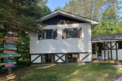 Image de Walking distance to four-season ski and golf resort Crystal Mountain