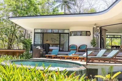 Image de Tamarindo, Senderos Gated Community Oasis.