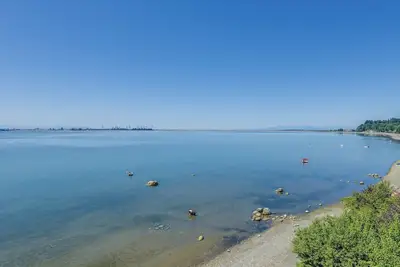 Image de Oceanfront Contemporary House Tsawwassen Metro Vancouver - Beach Access