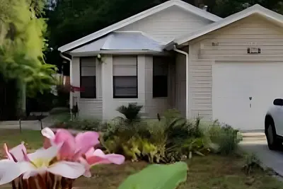 Image de Mount Dora Historic District - 1 Bedroom 1 Bathroom Cottage Walk To Town!