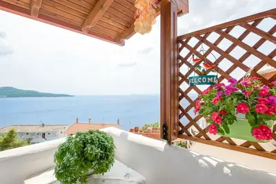 Beautiful and Modern Apartment in Neos Marmaras