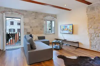 Image de Appartement de deux chambres avec le balcon Omis (A-19051-a)