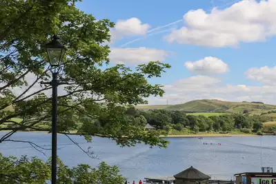 Image de The Loft At The Lake, romantic, with a garden in Littleborough