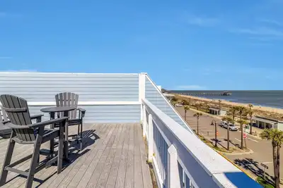 Image de Panoramic Ocean & Tybee Pier Views | Rooftop Deck