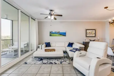 Image de Free Activities! 2 Br + Den; Unlimited Golf Transfer, Come Golf & Enjoy the Beach!