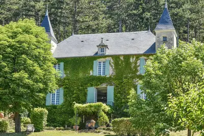 Image de Maison de campagne avec vue et piscine
