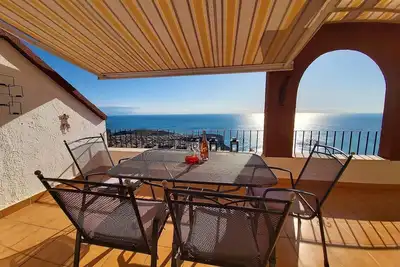 Image de Appartement Casa Panorama avec vue sur la mer, piscine, climatisation, Wi-Fi et terrasse.