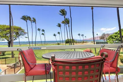 Image de Leinaala Oceanfront #203  Panoramic Ocean View, Renovated, A/C, Great Rates!