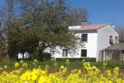 Image de \"Gîte du Rocher\" Une Vraie Maison de Vacances au calme pour les Familles