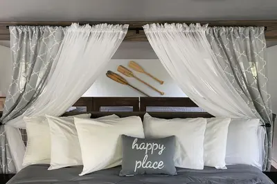 Image de The Creek House, a creekside tree top cabin