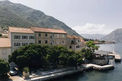 Image de Super chic Venetian Palazzo, swimming pool, water front ponta on sea