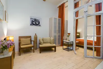 Suite Abstraction: appartement meublé classé 4* au cœur de Sète - 2 personnes.