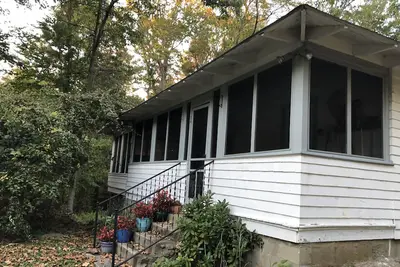 Cozy summer house near the beach