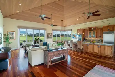 Image de Stunning 4 Bedroom Home on the Golf Course with Pool, Hot Tub & New Central A/C!