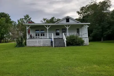 Image de House on lake