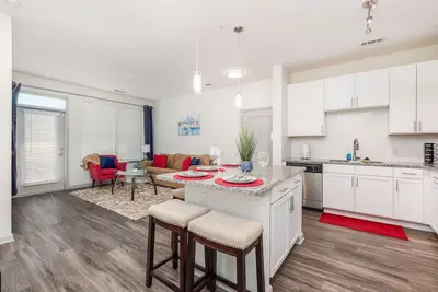 Image de Luxury Apt | Work from here | King Bed | Fast WiFi |6mi to Clt✈️