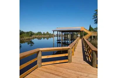 Image de Cute home walking distance to hospital and hiking trails