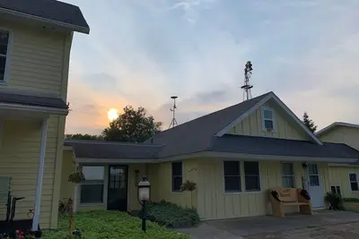 Image de Beautiful Historic Farmsuite in the Manistee National Forest