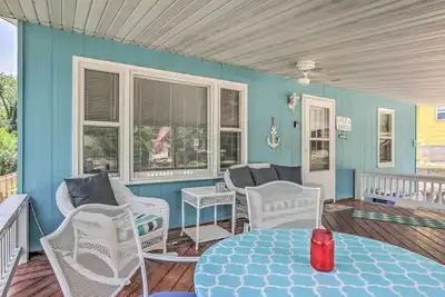 Image de Steps to Lake: Cheerful Camdenton Cottage!