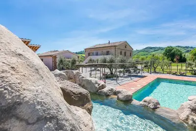 Image de Agréable appartement avec Wifi, climatisation, piscine, patio, animaux admis et parking