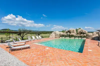 Image de Joli appartement avec climatisation, Wifi, piscine, patio, animaux admis, vue panoramique et parking
