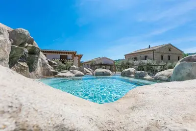 Image de Bel appartement avec Wifi, climatisation, piscine, patio, animaux admis, vue panoramique et parking