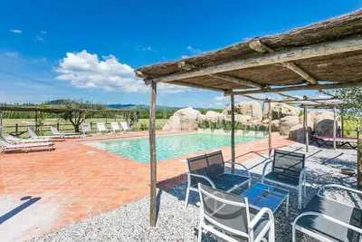 Image de Joli appartement avec piscine, Wifi, climatisation, patio, animaux admis, vue panoramique et parking