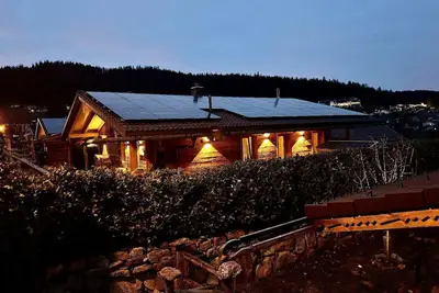 Image de Gemütliche Almhütte mit Eigenem Wellnessbereich