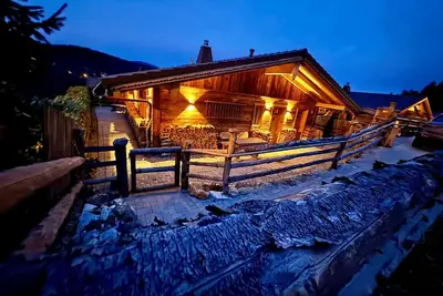 Image de Romantische Ferienhütte mit Eigenem Wellnessbereich