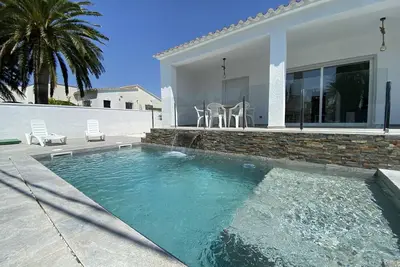 Image de Montsia 23 - Casa con piscina privada en Roses