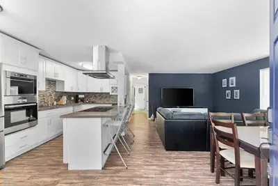 Epicurean remodel in central location