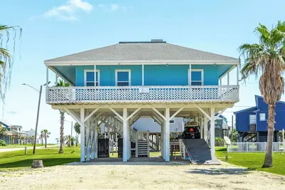 Image de Cute, Cozy & Completely Comfortable Beach Home!