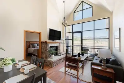 Image de Mountain Views Galore | Avon Condo | Walk to Town