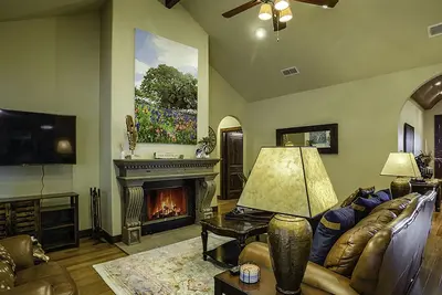Image de Stunning Views and Awesome Guadalupe River Access! Sleeps 10!