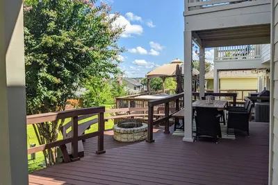 Image de Enchanted April Lake House