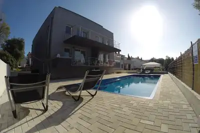 Image de Maison de vacances Banjole pour 7 - 8 personnes avec 3 chambres à coucher - Maison mitoyenne