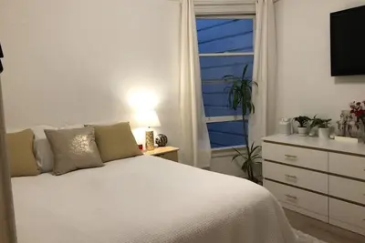 Image de Location! Location! Location! Condo in central apt