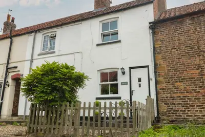 Ascot Cottage, pet friendly, character holiday cottage in Strensall