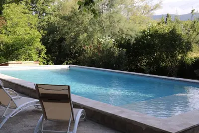 Luberon maison au calme entre vignes et oliviers