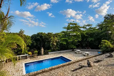 Image de 27 people, 7 villas, 3 Pools, Near National Park. Wellness & work groups Welcome