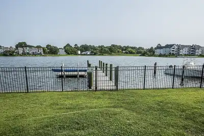 Hampton River Retreat Deluxe