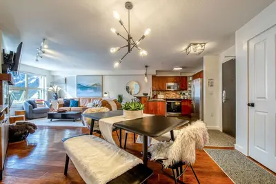 Image de Unique One Bedroom Condo in Upper Village