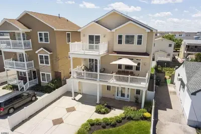 Image de Beach block w/3 King en-suites & Elevator! Only 2 weeks left for Summer 2026